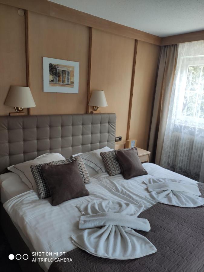 Hotel-Restaurant Zum Hirschhaus Inklusiv Chiemgaukarte Ruhpolding Eksteriør billede